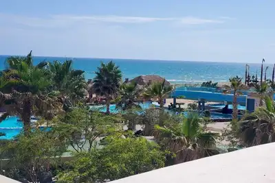 Image de Oceanfront studio with Extended Balcony, C30203