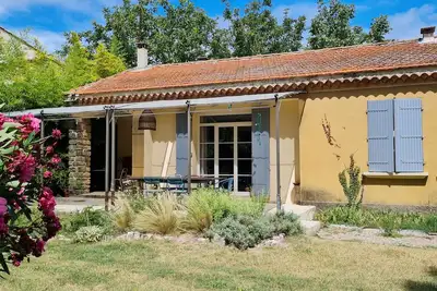 Maison de Vacances, Avec Piscine Dans un Jardin