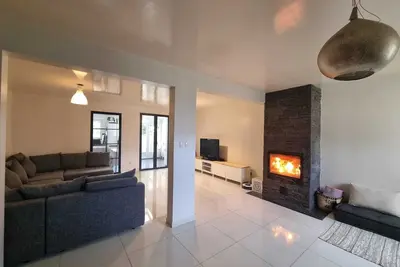 Image de Charmante Maison 5 pcs Dans une Copropriété Calme et Proche des Transports