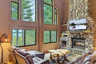 Image de Smeagle's Terrapin | Lux Lakefront, Theatre, Dock, Kayaks, Ac, Hot Tub