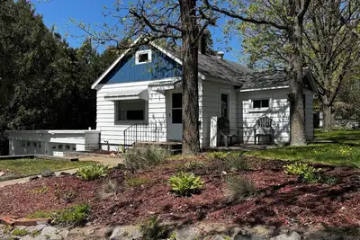 Image de Newly remodeled cottage in the heart of Crosby near restaurants and biking trail