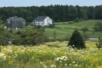Image de Beautiful Lodge for Weddings, Reunions, Events or Family Gatherings. Sleeps 25+
