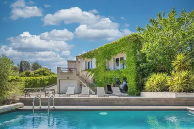 Image de Belle Villa de 180 m2 Avec Piscine Pour 8/10 Personnes au Calme à Saint-raphaël