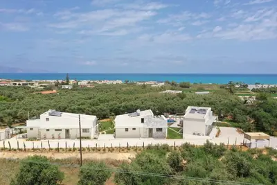 Image de 2steps Maleme beach & Restaurants & mini market * 20 sleeps * Big pool