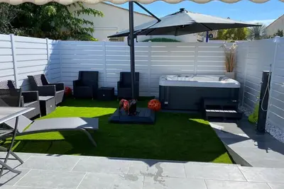 Maison au Cap d'Agde 4/6 Personnes, proche Plage et Port, clim, wifi, jacuzzi