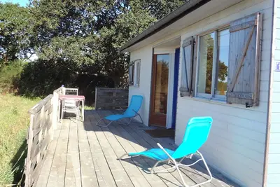 Image de Petite Maison Bois, au Calme, a la Campagne Proche de la mer et des Commerces