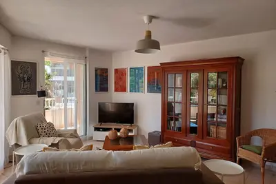 Image de Carqueiranne 65 m2 T3 calme et climatisé (4 pers) à 5 mns de la plage.