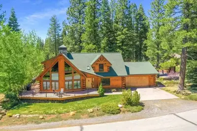 Image de Cozy Cabin retreat located in the center of Bailey Creek Golf Course