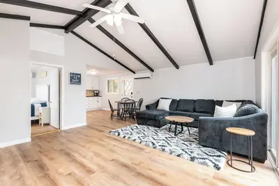 Image de Lakes and Mountains! The Buckboard Bungalow is in the heart of both!