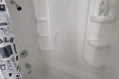 Image de Peaceful, Private, Friendly Environment 5 minutes to the Historic Omni.