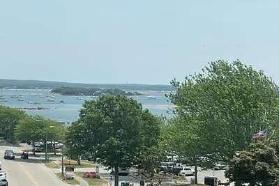 Image de In the heart of Onset Village with gorgeous views of Onset Bay.