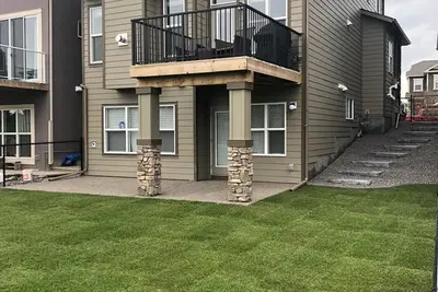 Image de Elite Guest Walkout Basement Suite Retreat! Perfect for Family