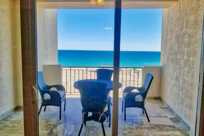 Image de Oceanfront Beachfront Studio Condo, C30404