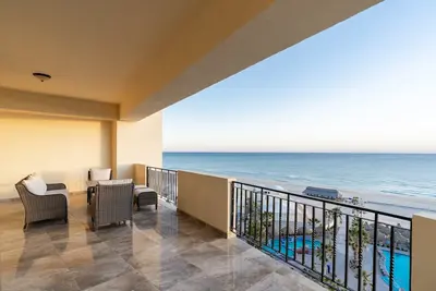 Image de Gorgeous 4 bedroom 3 bath condominium, C30609