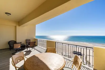 Image de 3 bedroom 2 bath condominium, C31108