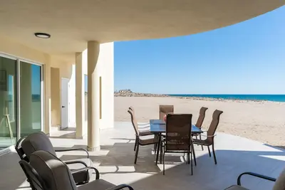 Beachfront Home  Spacious fully equipped V-15