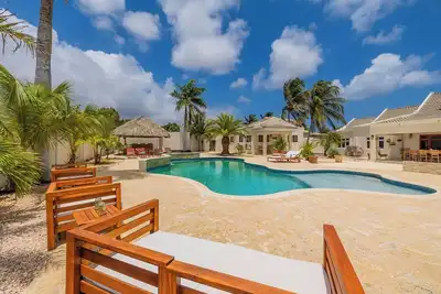 Image de Charming Cunucu Home ~ Pvt Pool ~ Outdoor Kitchen