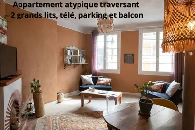 Image de T3 Parking et balcon, Pau Centre. Atmosphère Feutrée. Proche Parcs