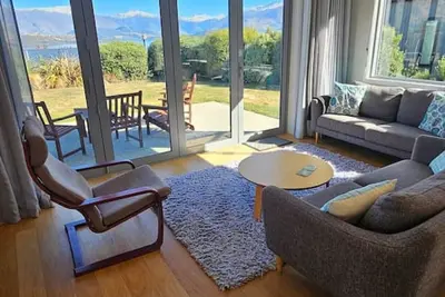 Image de Home with Amazing Lake and Mountain Views
