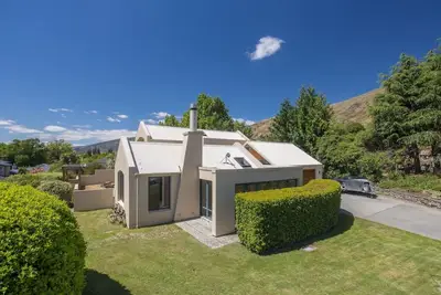 Image de Elevated Home in Wanaka