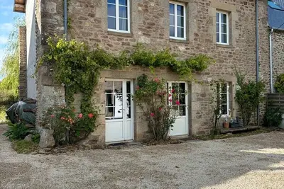 Maison de Caractère Dans Hameau au Calme! \n   3 Chambres, 2 Sdb