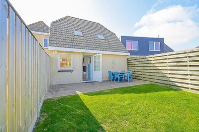 Image de Beach, nature and cosiness: Discover paradise at Zomerhuis Deining in Callantsoog!