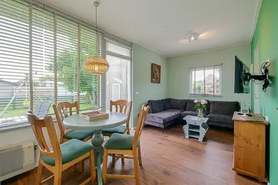 Image de Vacation home De Strandpost: Cozy Summer House near the Dunes of Callantsoog, Within Walking Distance of Beach and Center with Enclosed Garden, Perfect for a Relaxed Holiday!