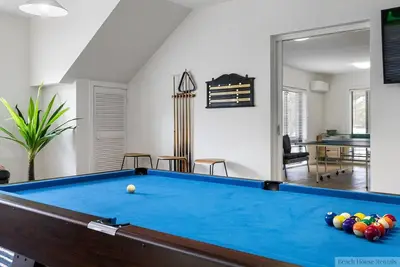 Image de Easter Family Games & Spa Entertainer, Hibiscus In Rye