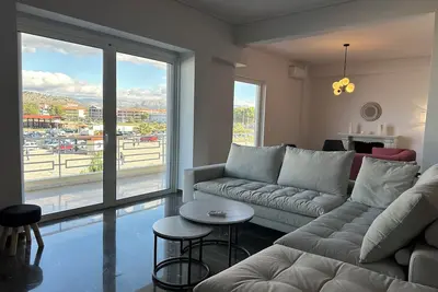 Image de Big size appartment at the port of the old city of Nafplio with view to the sea.