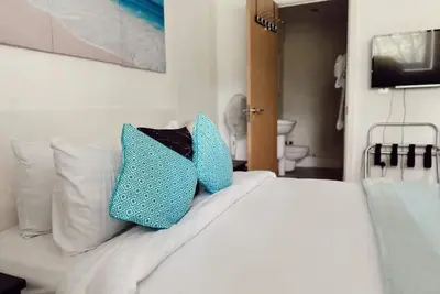Image de 2 bedroom apartment with River Thames view