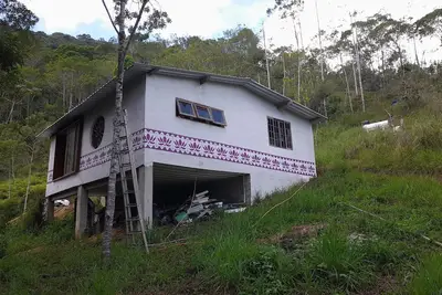 Image de Casa Nova e Aconchegante na Mata Atlântica com Piscina Natural Próxima