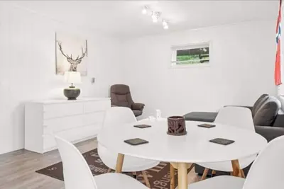 Image de Lovely 1 bedroom downstairs apartment with free parking