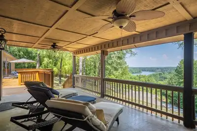 Image de Lake Hamilton Tranquility Villa with boat dock on private 20 acres!