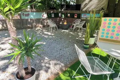 Image de Vintage Glamper Oasis in Downtown Dover, walk to downtown and Henry Law Park