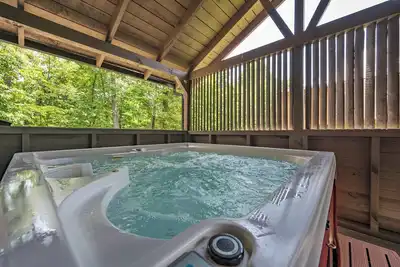 Image de New Listing! Riley's Rustic Retreat: Serene Cabin Getaway - Close to Dollywood