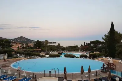 Image de Cap Esterel en famille - 2pièces vue mer jardin piscine clim parking inclus