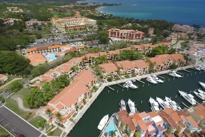 Image de Stylish 1br Condo at Park Royal Club Cala with Kid's Pool