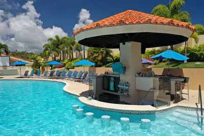 Image de Modern 1br Condo at Park Royal Club Cala with Kid's Pool