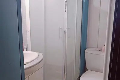 Image de Appartement a 50 m de la Mer, Lumineux, Près Commodités