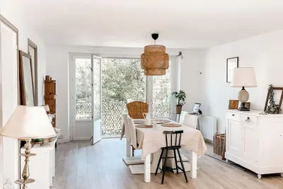 Image de Maison de Bourg - 17 Personnes - Proche Barrage D'arzal, 10 Minutes des Plages