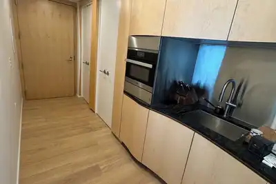 Image de Avail June 1. Unfurnished, access to the pool, gym, media room   Brand new