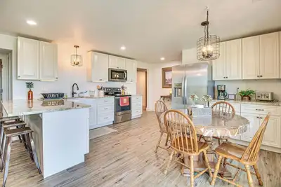 Image de Peaceful Missouri Getaway w/ Valley View & Patio!