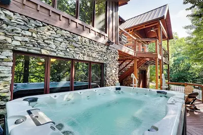 Image de Sevierville - Sasquatch Sanctuary - 5 Bedrooms - Sleeps 21