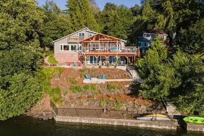 Image de Serene Inlet Waterfront Beach House