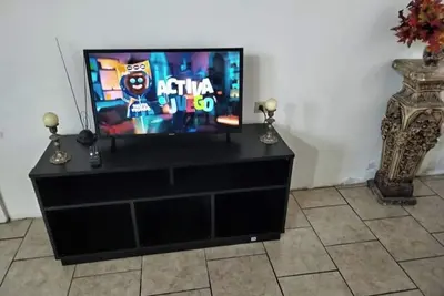 Image de Casa amplia y cómoda para 7 personas, cuna para bebé y cama para mascotas.