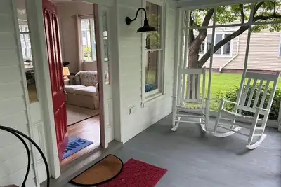 Image de 3-bedroom historic vacation home newly renovated in the middle of Oxford Md.