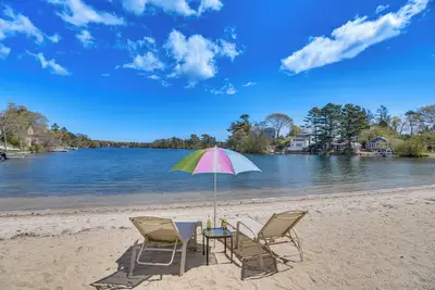 Image de Cottage on Private Pond w/ Beach in Wareham