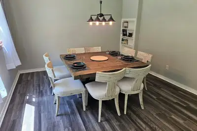 Image de Private retreat only minutes from Sandstone Falls, Bluestone Lake and Park!