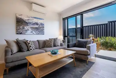 Image de Explore Wanaka - A Stylish Unit That Guests Adore!