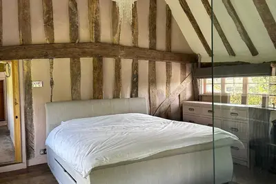 Image de Charming 500-Year-Old Farmhouse - Modern Comforts